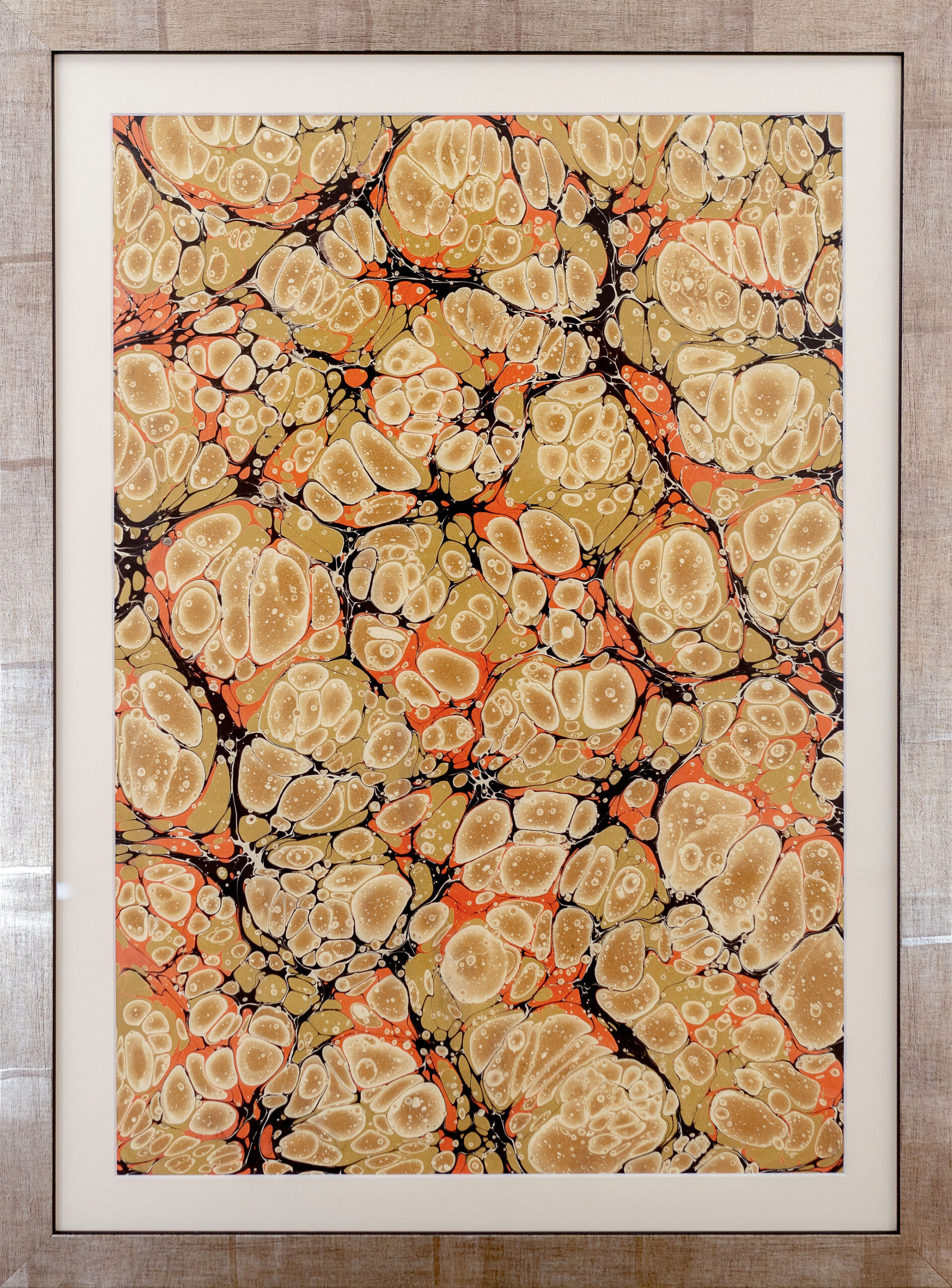 Orsolya_Takacs.Neftli Battal ebruj 40x55cm.ebru.770eur.pg - Orsolya Takacs frissen diplomázott divattervező, a Mod'Art Budapesti főiskoláján tanulta a tervezés és kivitelezés rejtelmeit. Diplomakollekciója témája az ADHD, a figyelemzavaros hiperaktivitás, melynek a negatív oldalát mutatja be pozitívan, esztétikusan, rácáfolva a "betegség" sztereotípiáira.